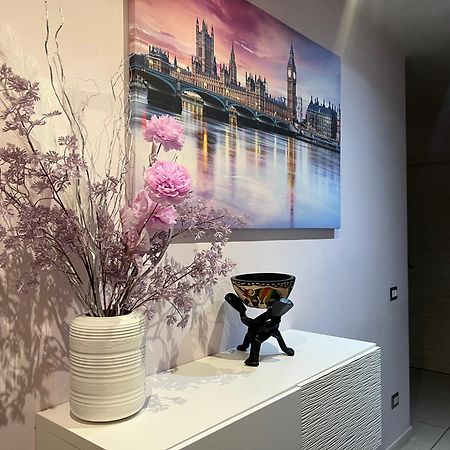 Stay In Style - Vibrant Condo In San Giovanni Lupatoto Eksteriør bilde