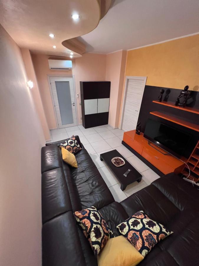Stay In Style - Vibrant Condo In San Giovanni Lupatoto Eksteriør bilde
